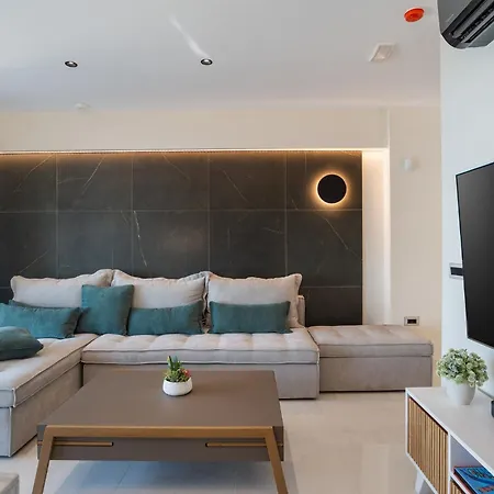 Seagull Luxury Next To The Sea - By Apokornas Apartament *